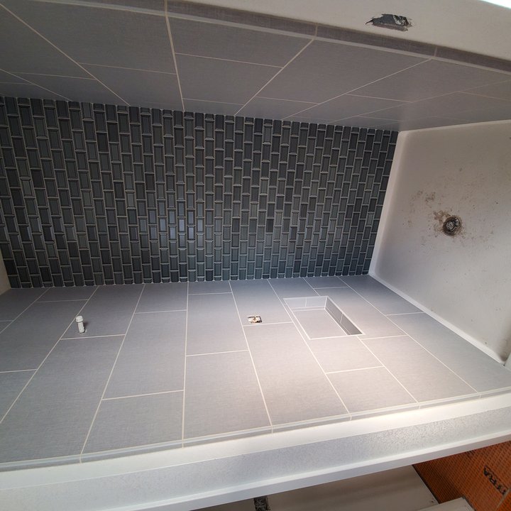 Modern Accent Wall Shower